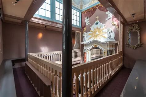 Amsterdam is home to 1.5 million people from 177 countries and over 80,000 students, many coming from outside the country. The Secret Chapel - Wohnungen zur Miete in Amsterdam ...