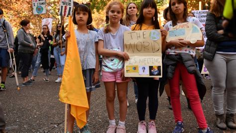 May 21, 2021 · one student taking part in a protest says he has experienced increasing heatwaves and low air quality, in western sydney. How is climate change affecting mental health?