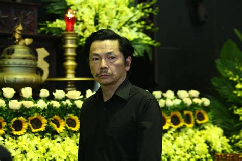 Khi con sinh ra đã sở hữu vẻ đẹp vẹn toàn, luôn là điểm hấp dẫn, thu hút mọi. Xuân Bắc và nhiều diễn viên tiễn đưa NSƯT Hoàng Yến 'Của ...