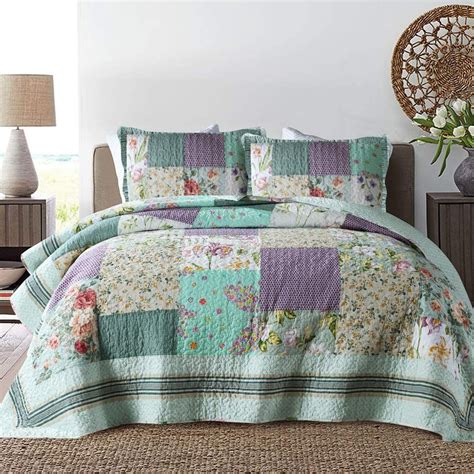 Bohemian floral pattern with real stitched embroidery. Pin on Ideas for the beddings & area rugs
