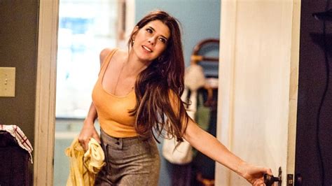 See Spider Mans Marisa Tomei Kick Back To Show Off Her Legs In Sexy