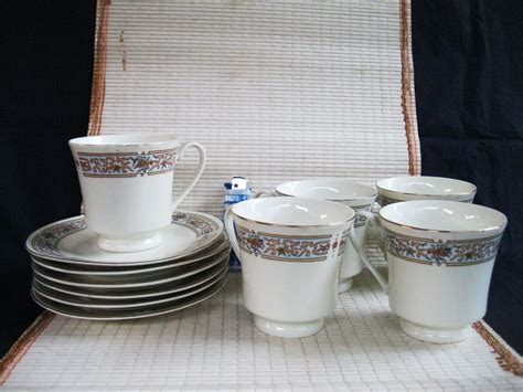 GUBUG ANTIK SOLO: COFFEE CUP FINE CHINA ==SOLD==