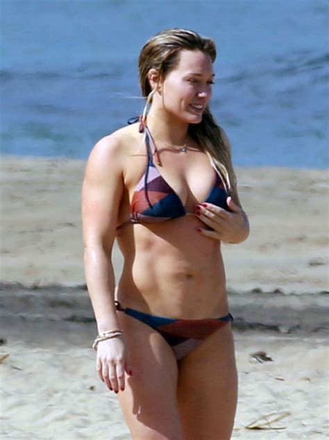 Hilary Duff In Bikini On The Beach In Hawaii Hawtcelebs