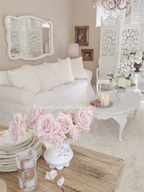 It's extended to the rug under the distressed coffee table. 32 Best Shabby Chic Living Room Decor Ideas and Designs ...