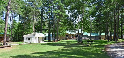 These are two and three bedroom cabins with complimentary wifi, access to the. Deer Park Lodge Resort Cabin Rentals on Muskallonge Lake