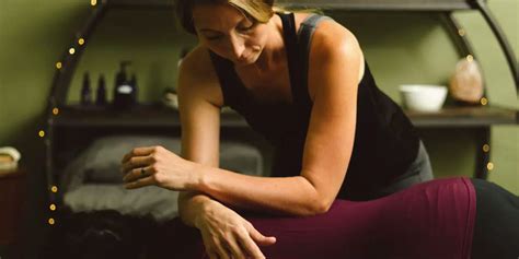 What Is A Deep Tissue Massage A Modern Narrative Massage And Fitness