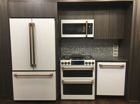 From small appliances for your kitchen to large appliances that you never see (but keep you warm or cool), our editors cover the best home appliances that everyone needs. Best Affordable Luxury Appliance Brands for 2020 (Reviews ...