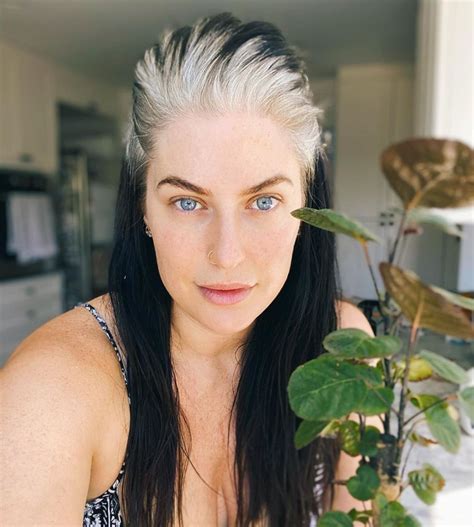Transitioning To Gray Hair 101 New Ways To Go Gray In 2024 Hadviser Grey Hair Don T Care