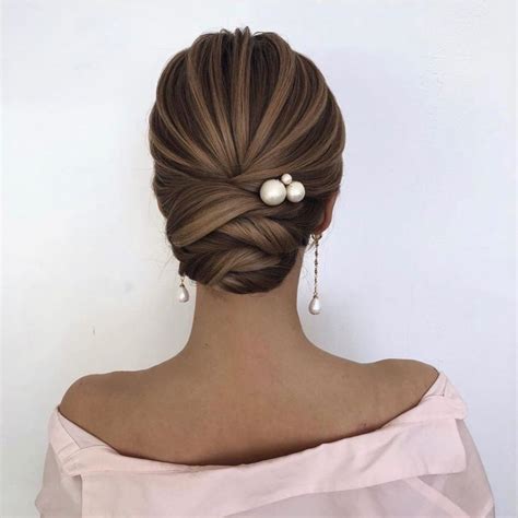 The Most Gorgeous Bridesmaid Hairstyles You Can Actually Do Yourself