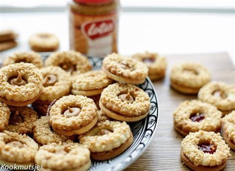 #كحك_العيد #egyptisch_suikerfeest_koekjes #suiker_feest #الكحك_الدايب_الناعم #الكحك_الدايب. Koekjes, maar dan met een lekkere vulling ertussen! Deze ...