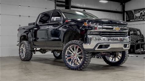 2022 Silverado With Mcgaughys 7 9” Lift On 24” Reps And 37” Gladiators
