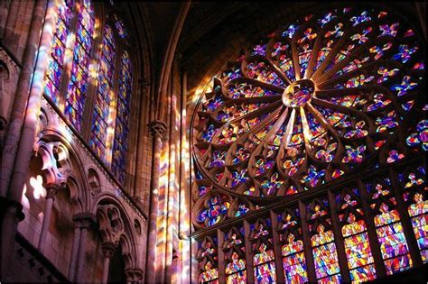Il constitue un attrait pour les vacanciers lors d'un séjour dans la région. Histoire et architecture - Cathédrale de Saint-Malo ...