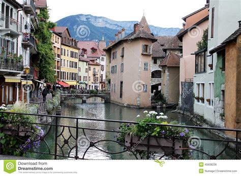 Hébergement village sportif de chamonix. Chamonix Village Arve River, France Stock Photo - Image ...