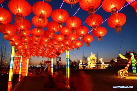 Lanterns Enhance Chinas Spring Festival Atmosphere
