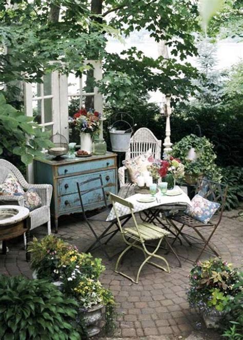 Stunning Country Garden Decorations That Are Worth Your Time In 2021