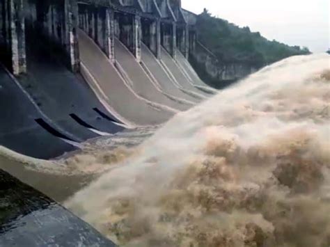 Jharkhand Tenughat Dam Gates Opened Bokaro Rain News How Many Gates