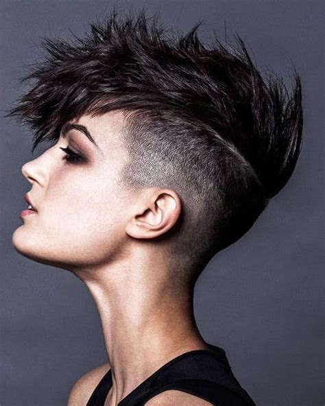 Short hairstyles for women over 50 can be stylish and even edgy, and we have 90 great images to prove that. Short Spiky Haircuts & Hairstyles for Women 2018 - Page 7 ...