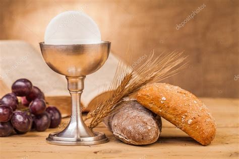 Holy Communion Bread And Grapes — Stock Photo © Yeti88 60281705