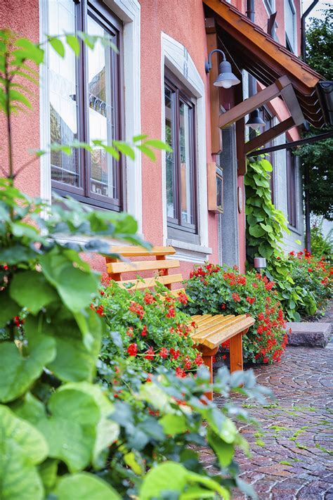 Zur sternwarte überlingen gelangt man zu fuß in knapp fünf minuten, bis zum bodenseeufer sind es etwa zehn gehminuten. Zum Roten Haus