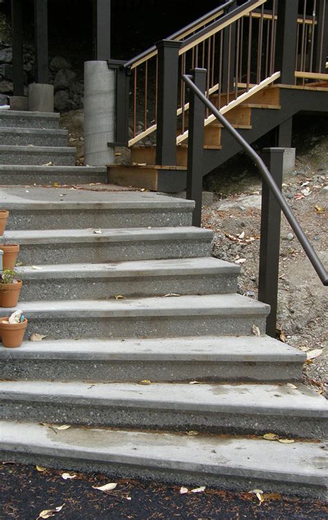 Exposed Foundation With Decorative Stairs Scc