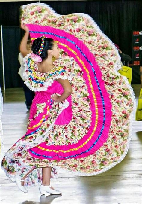 Pin De Laura Moreno En Ballet Folklorico Vestidos Tipicos De Mexico Trajes Tipicos De Mexico