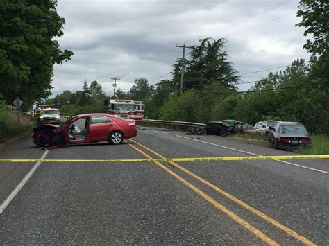 One Dead Several Injured In Crash That Closes Highway 30 Near Rainier