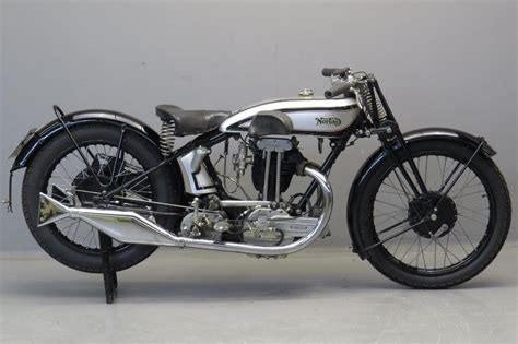 Bobby jones scores a 7 & 6 win over englishman roger wethered for the first leg of his grand slam Norton 1930 Model 20 500cc 1 cyl ohv - Yesterdays