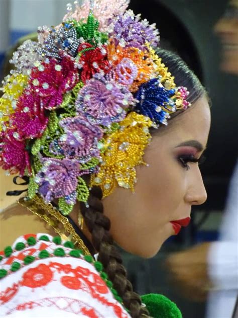 The Day Of The Pollera Celebrates The Dress Of The Panamanian Woman Libelulas Pedasi
