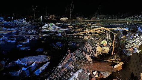 Tornado Kills 23 In The Us టోర్నెడో బీభత్సం 23 మంది మృతి At Least 23