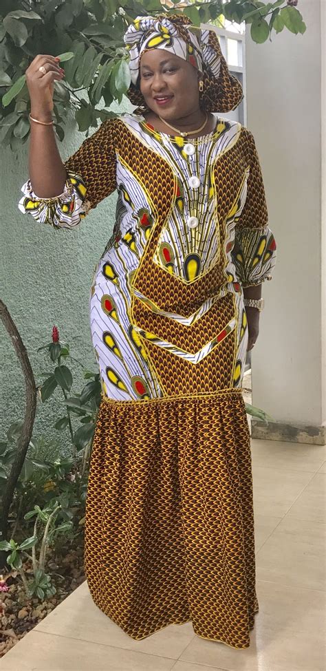 African fashion model pagne mode africaine robe en pagne africaine ces très belles dames savent exactement comment mettre en valeur les. Épinglé par evacouture sur solonge (avec images) | Mode ...