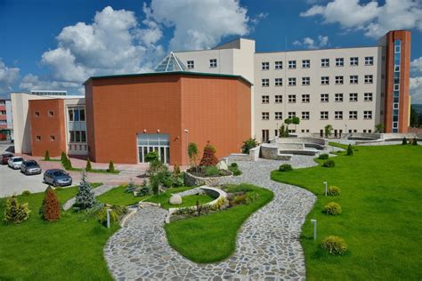Facultatea De Medicină Din Cluj Napoca Este Prima Instituție De
