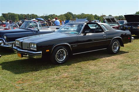 The 350 runs smooth, the 350 transmission shifts smooth and kicks down nicely. 1976 Oldsmobile Cutlass Supreme T-Top | Oldsmobile cutlass ...