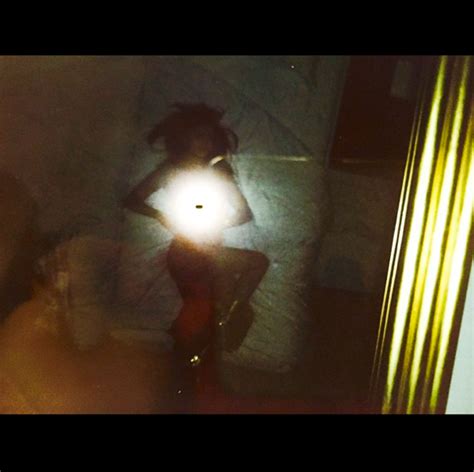 [pic] selena gomez s sexy selfie in bed tempting justin bieber on instagram hollywood life