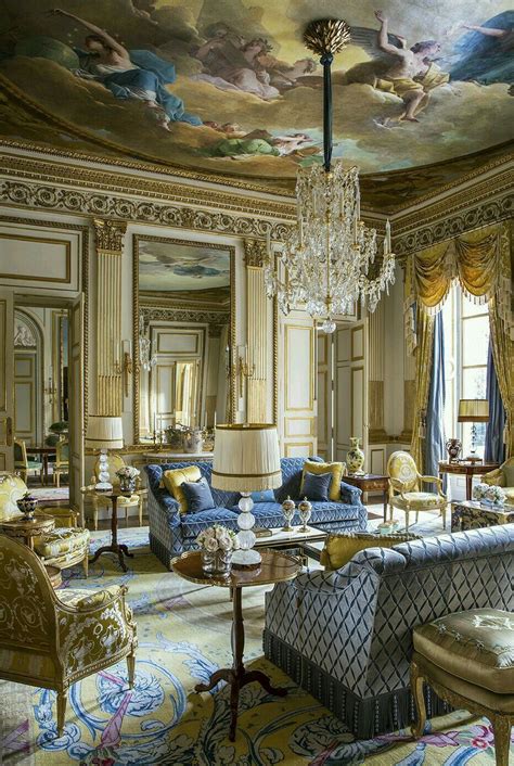 I purposefully left this until last, because this is a bit of an anomaly. Italian Villa Ceiling | Classic interior, House design ...