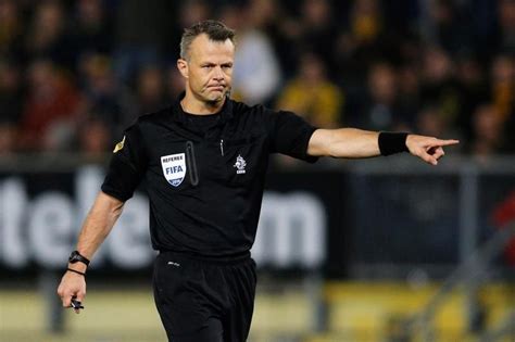 Bayern Munich Vs Psg Referee  SWISTREND