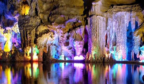 Grotte De La Flûte De Roseau Guilin Chine Nature En 2019 Grotte
