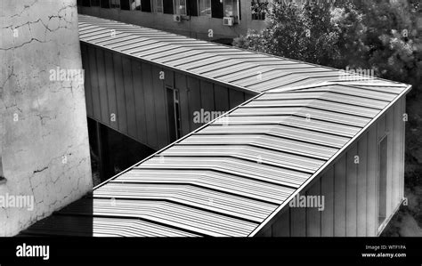 Walkway Between Buildings Hi Res Stock Photography And Images Alamy