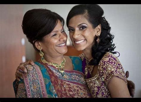 These Mother Daughter Wedding Moments Are Super Sweet Huffpost Life