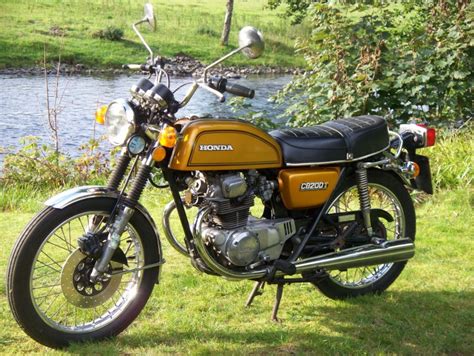 World famous brand honda's very few of bikes and scooters are available in bangladesh, here in this web page we have mentioned all the honda models current market price in bdt, which is available in bangladesh. 1977 Honda CB200T Classic Motorcycle Pictures