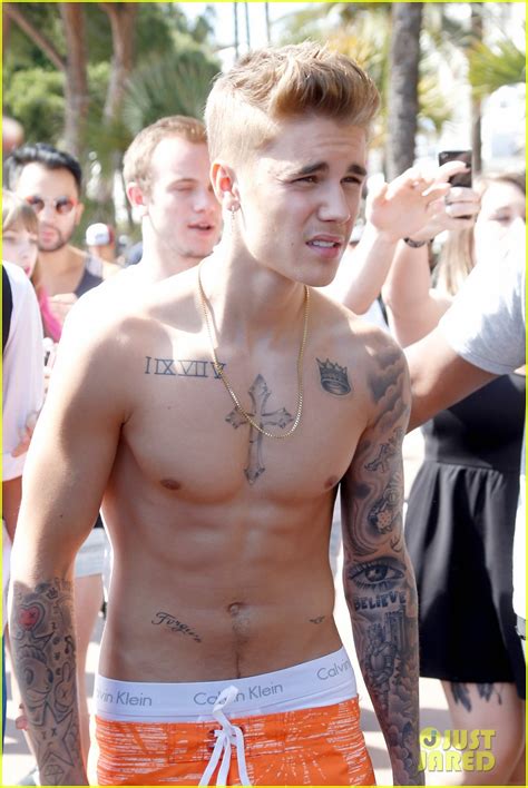 Justin Bieber Goes Shirtless Again While Hanging Out At Cannes Film Festival Photo