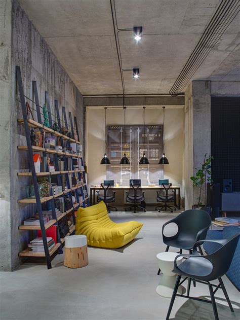 27 Easy And Practical Industrial Home Office Design Ideas
