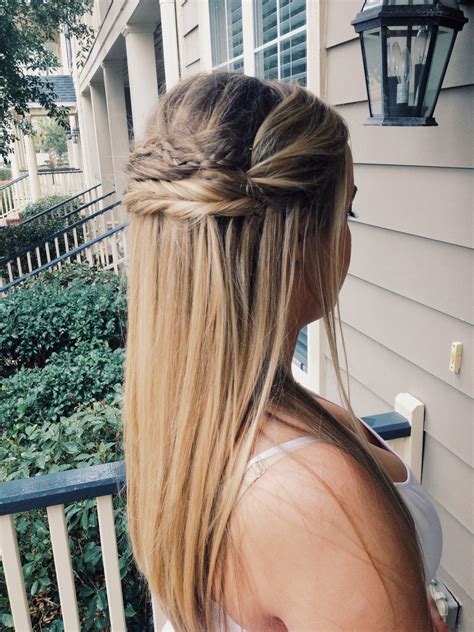 This Prom Hairstyles Long Straight Hair Trend This Years Best Wedding
