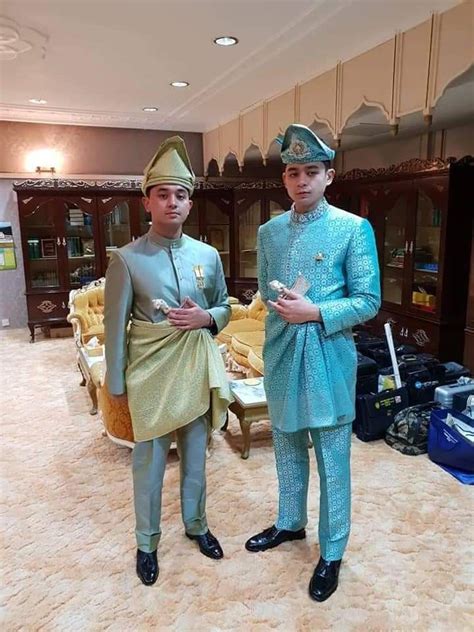 Twitter is aflutter with praise for prince tengku fahd's good looks. Biodata Tengku Mahkota Pahang