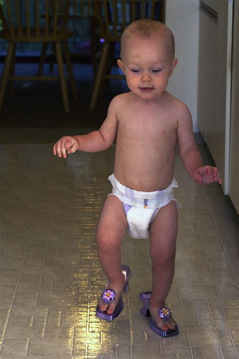 Diaper - Simple English Wikipedia, the free encyclopedia