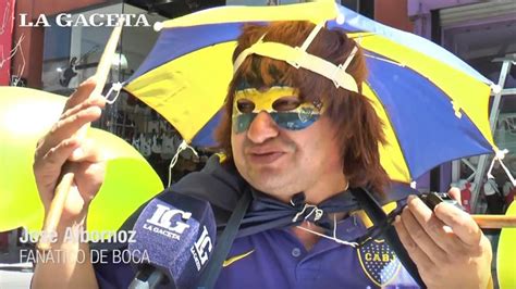 video quién es el fanático de boca que tiñó de azul y oro el centro tucumano