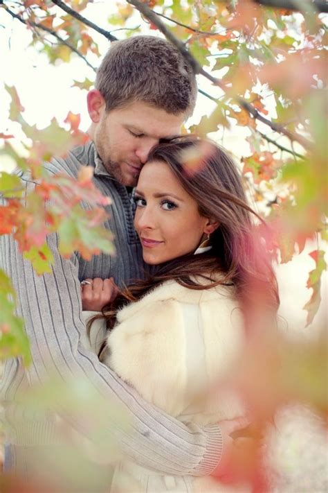 55 Best Engagement Poses Inspirations For Sweet Memories Fall