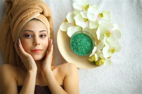 Premium Photo Skin And Body Care Close Up Of A Young Woman Getting Spa Treatment At Beauty Salon