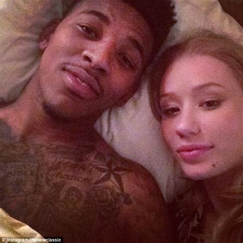 Iggy Azalea Shows Off Her Booty In Red Bikini With Nick Young In Hawaii Daily Mail Online
