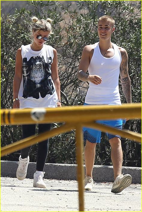 • 10 млн просмотров 4 месяца назад. Justin Bieber & Sofia Richie Step Out Together After Beach ...