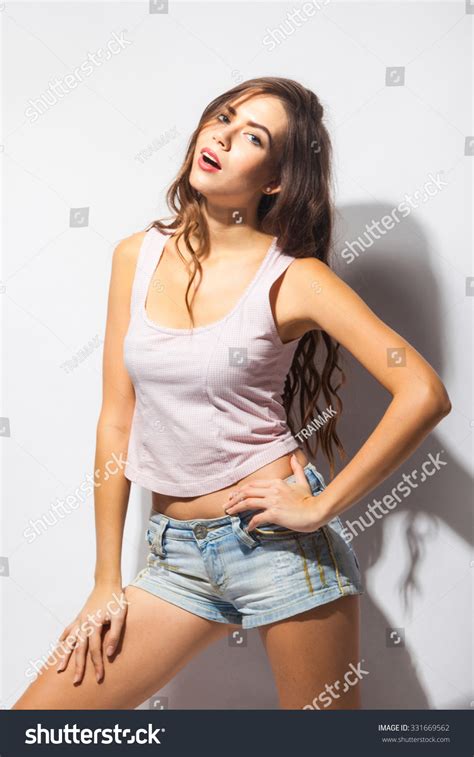 Young Beautiful Sexy Girl Short Shorts Foto Stock 331669562 Shutterstock